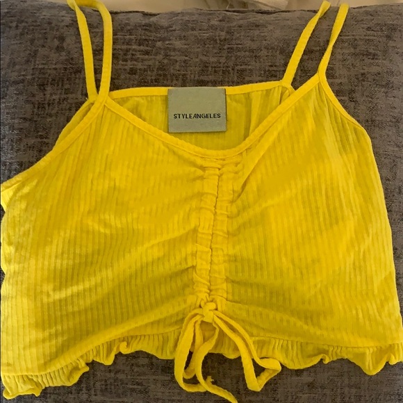 Cute yellow crop top - Picture 3 of 3